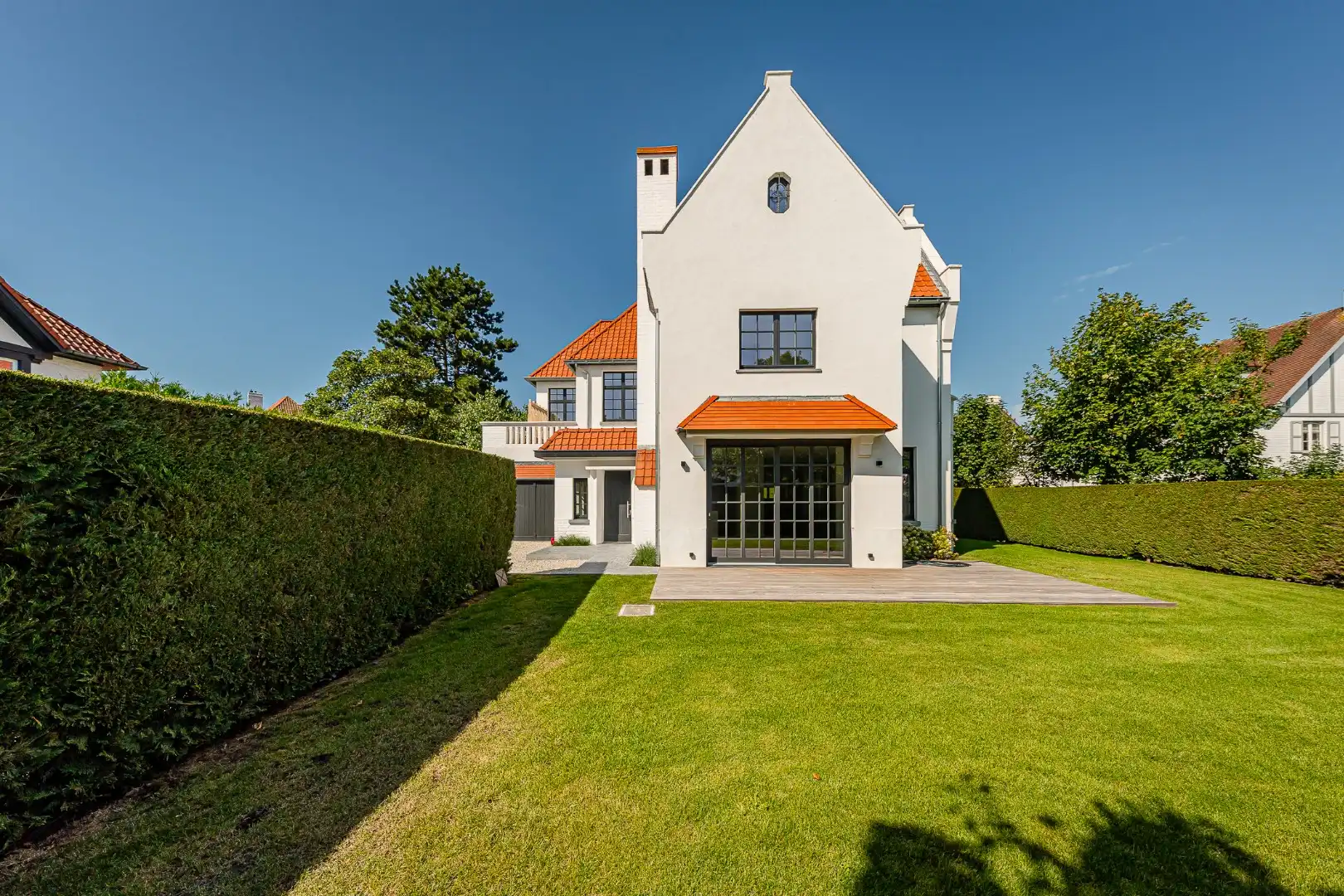 Prachtige, ruime villa in typische Zoute-stijl met centrale ligging in alle rust foto 11