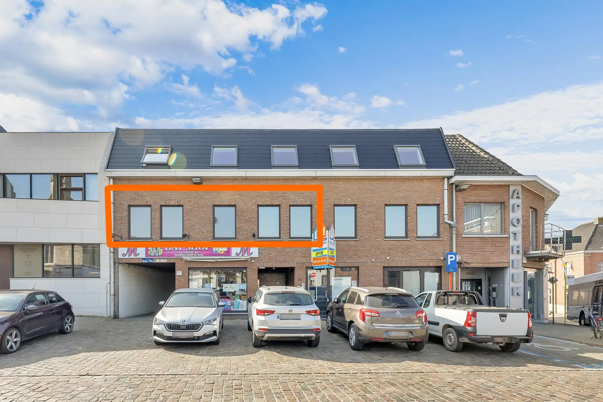 Gerenoveerd appartement met terras te koop in Moorsel foto 13