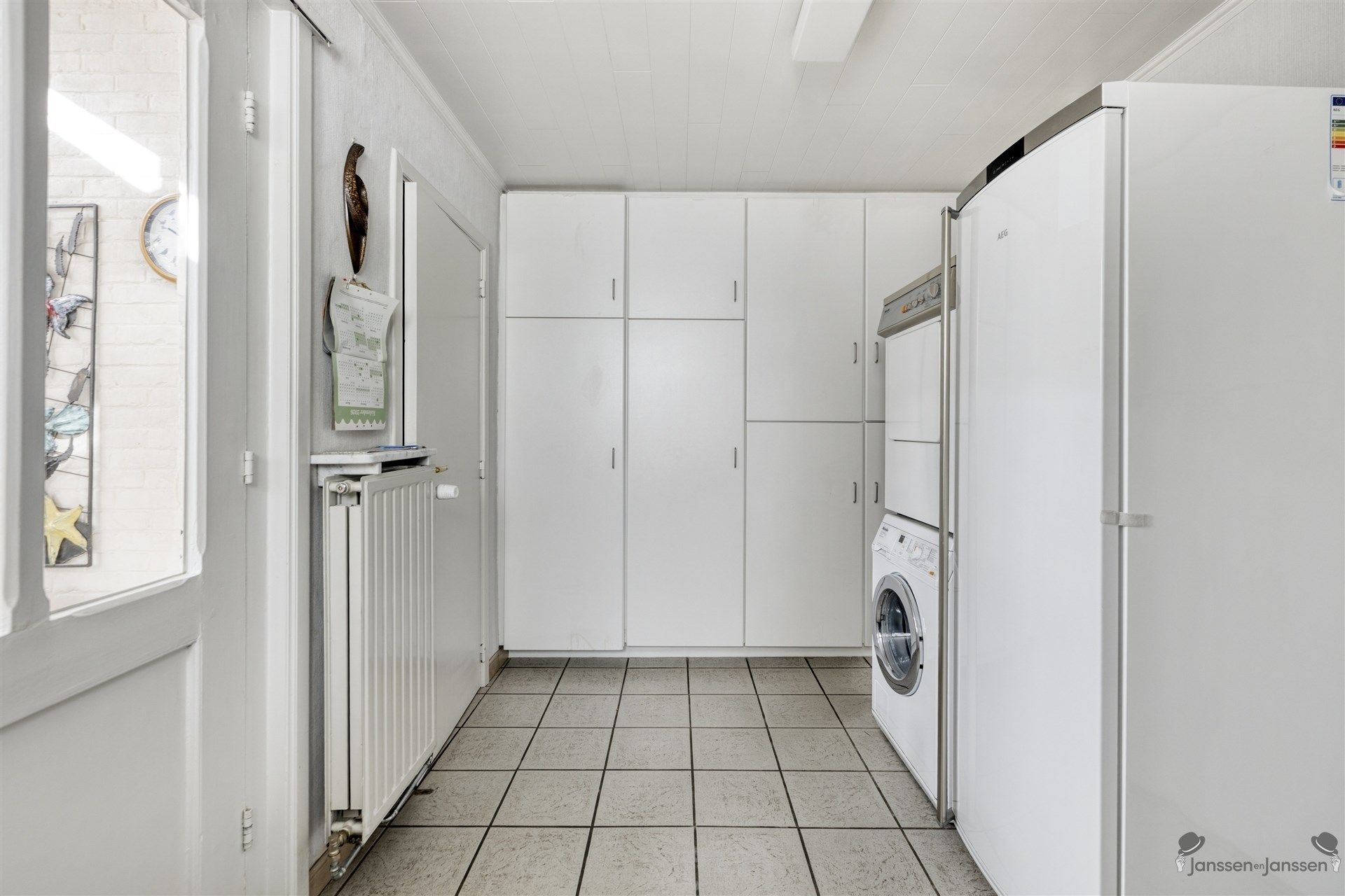 Instapklare halfopen bebouwing met zuidgericht dakterras in Mol foto 8