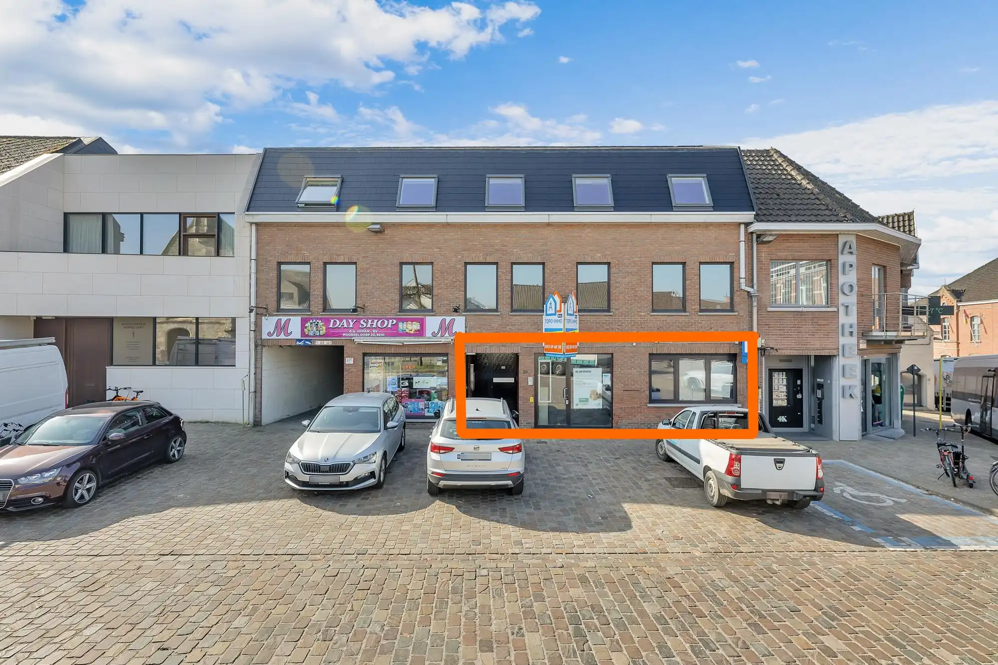 Ruim handelspand met ingebouwde kluis te koop in Moorsel foto {{pictureIndex}}