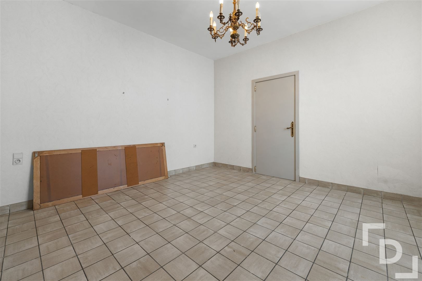 Ruime te renoveren woning te koop in Geluveld. foto 24