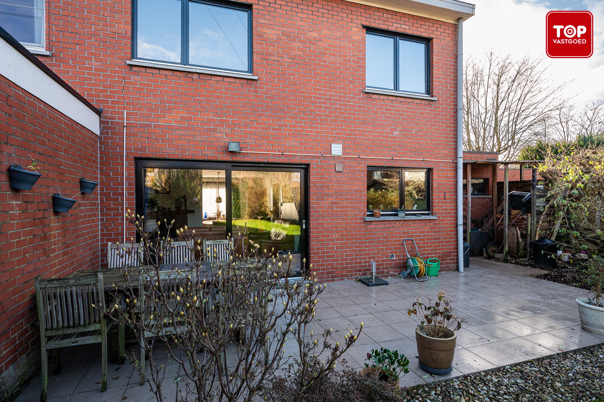 Gezellige woning met 3 slaapkamers, mooie tuin en garage.  foto 13