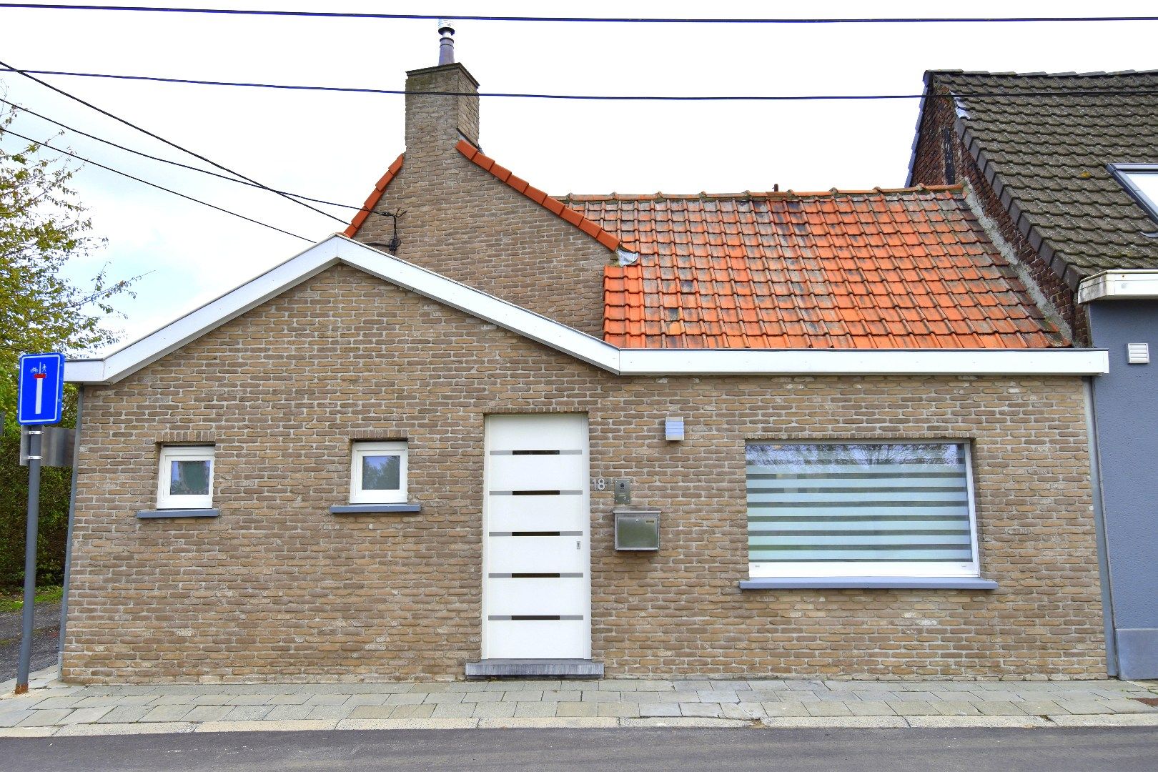Halfopen bebouwing met 2 slaapkamers, garage en gezellig zonneterras te koop in Bellegem foto 17