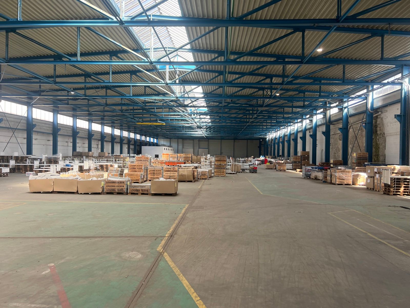 Commerciële ruimte te huur Rue de Gosselies 60 - 6044 Charleroi