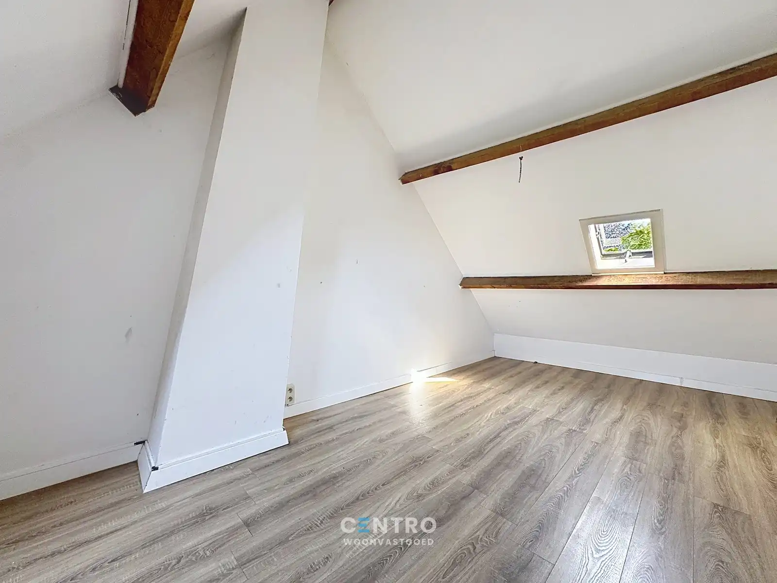 Uiterst CHARMANT gelegen woning met 3 slpks en ZUIDger. tuin! foto 12