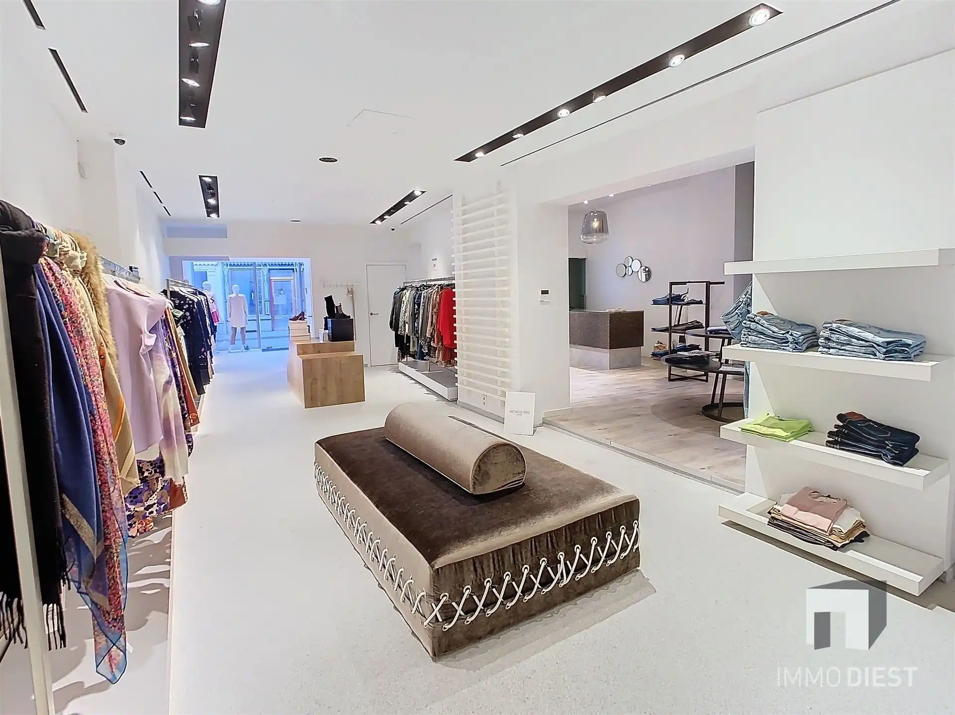 Ca. 200m² gelijkvloerse winkelruimte - uw conceptstore in het centrum van Diest foto 12