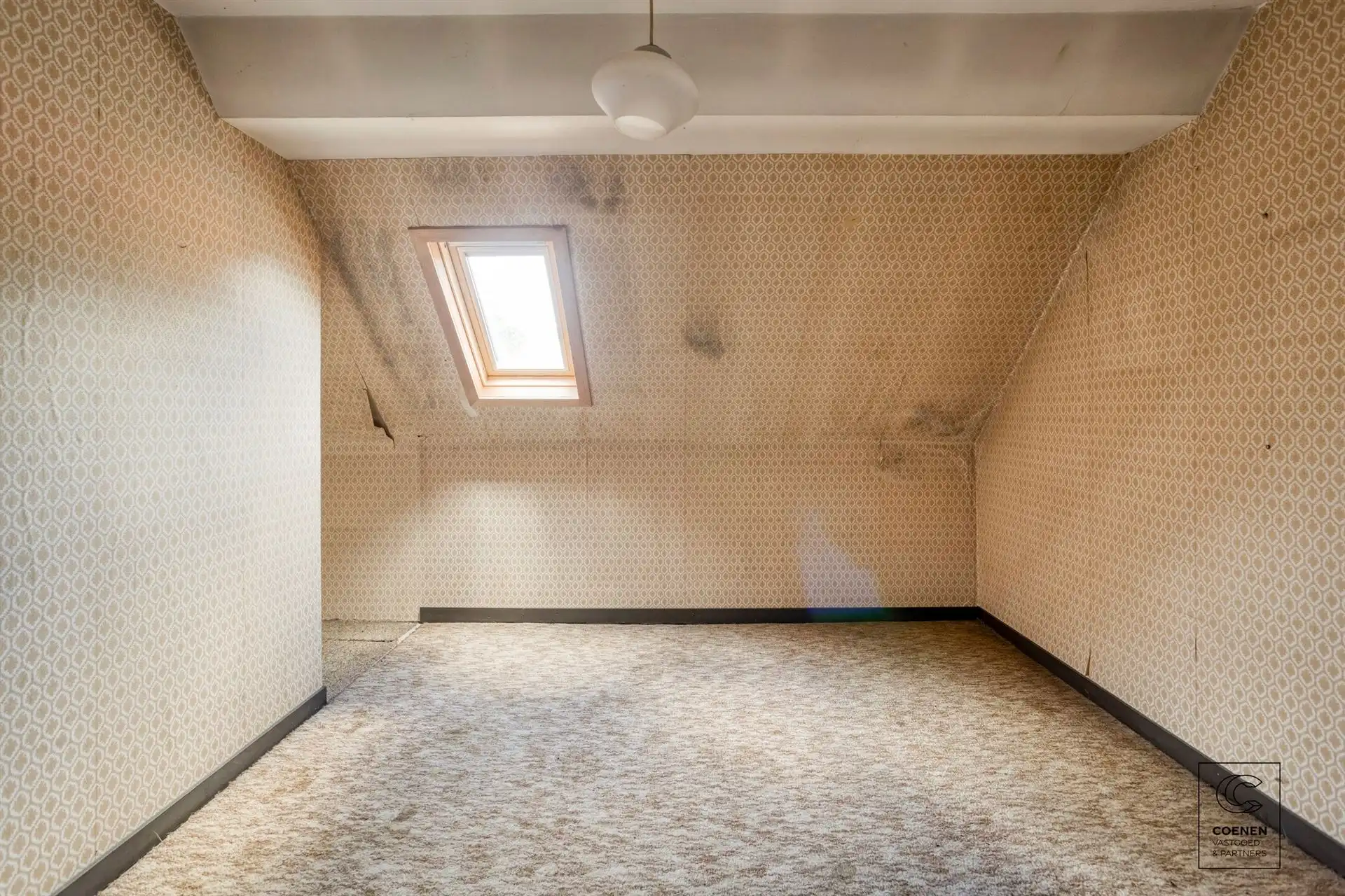 Zeer ruime HOB met schitterende tuin op een toplocatie foto 19