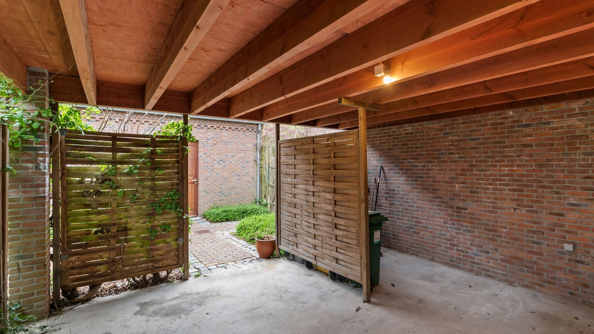 Zeer degelijk gebouwde woning met 3/5 slpks in een doodlopende straat in het centrum ! foto 38