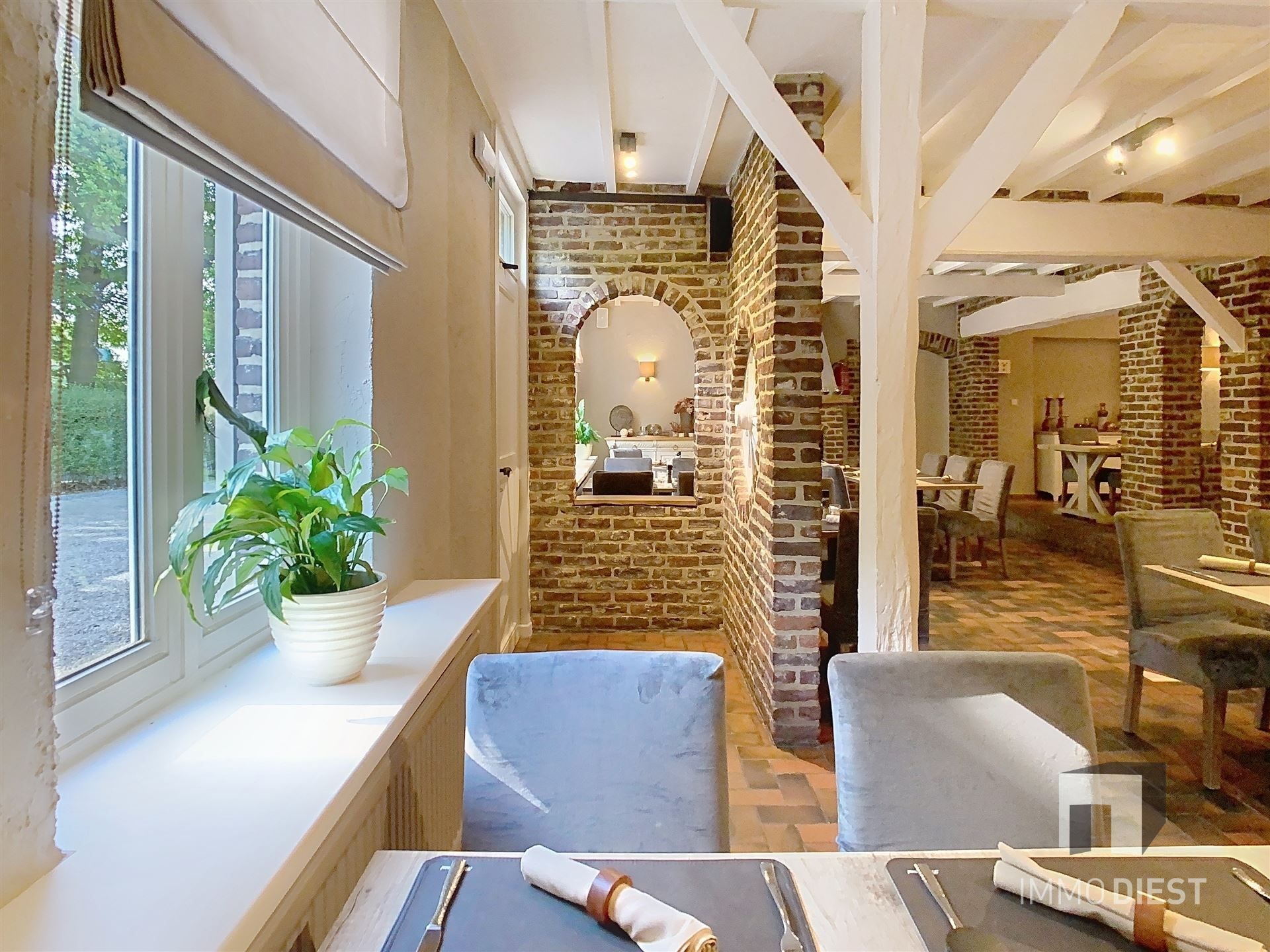 Brasserie - restaurant - feestzaal - privéwoonst foto 22