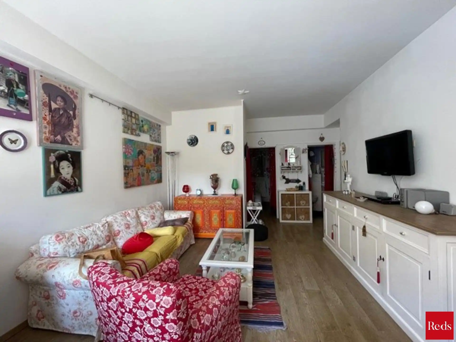Gemeubeld appartement te huur foto {{pictureIndex}}