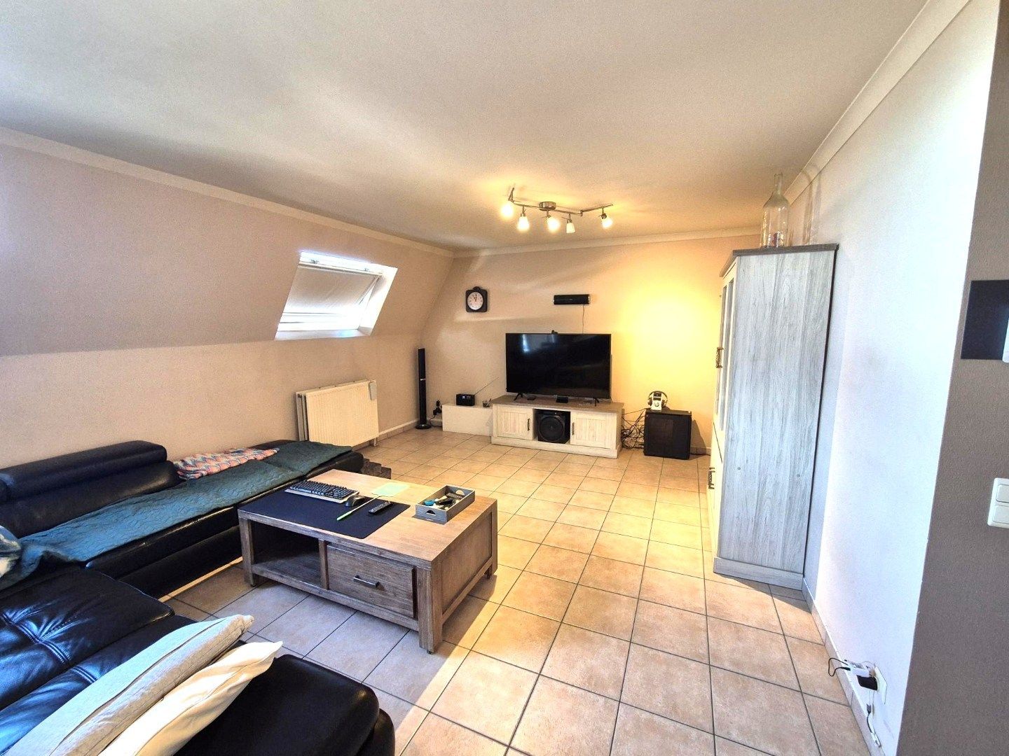Ruim duplex-appartement met garage te Zulte foto 4