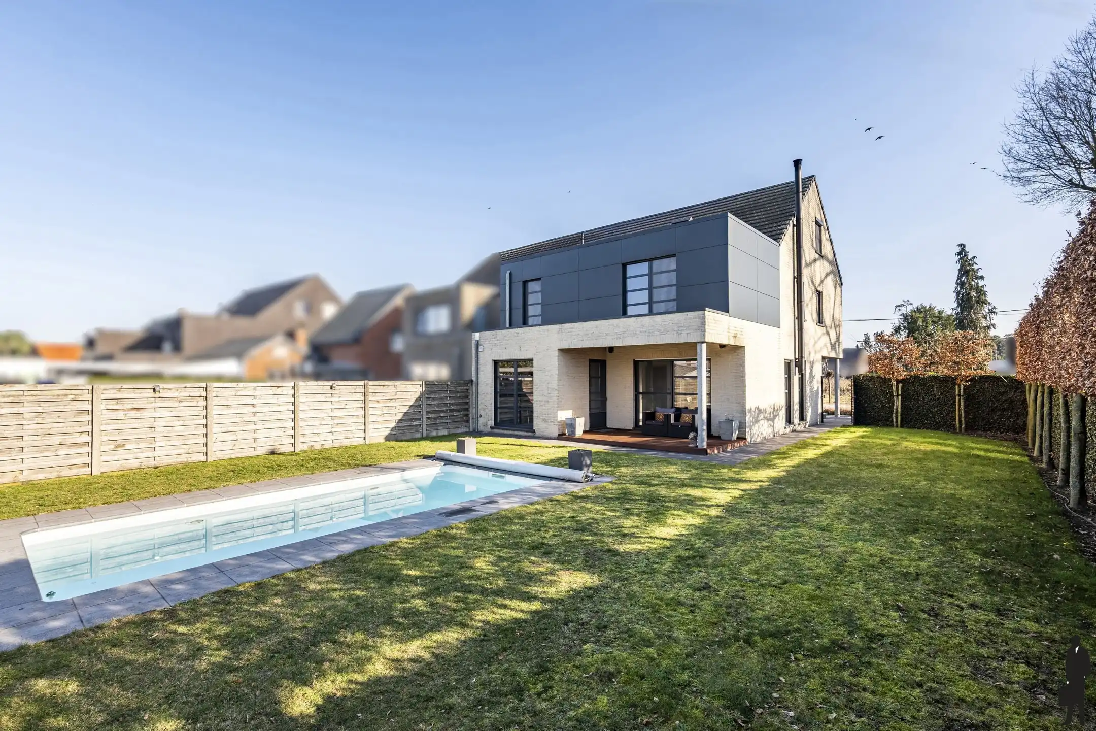 Hoogwaardig afgewerkte, ruime, recente woning met 5 slpk. foto 3