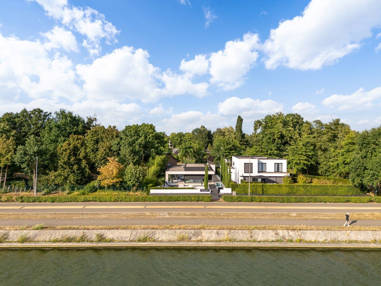 Unieke designvilla met zwembad en panoramisch uitzicht op het Albertkanaal foto 7