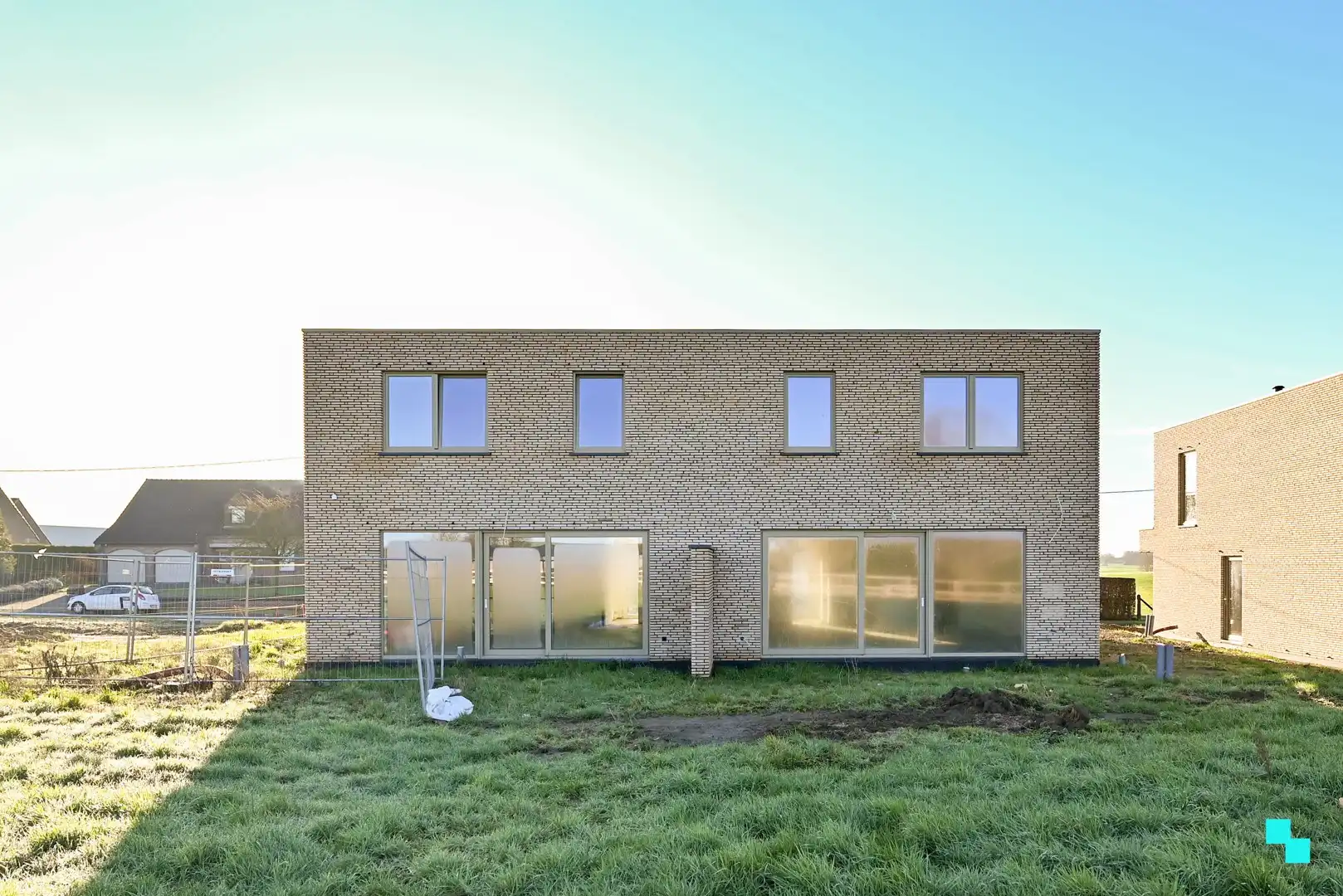 Halfopen nieuwbouwwoning met landelijke verzichten foto 22