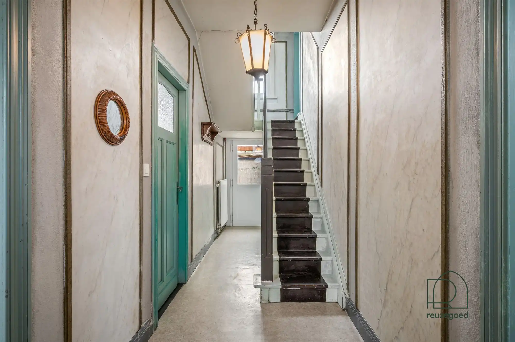 Karaktervolle woning met prachtige renovatiemogelijkheden in hartje Bonheiden foto 4