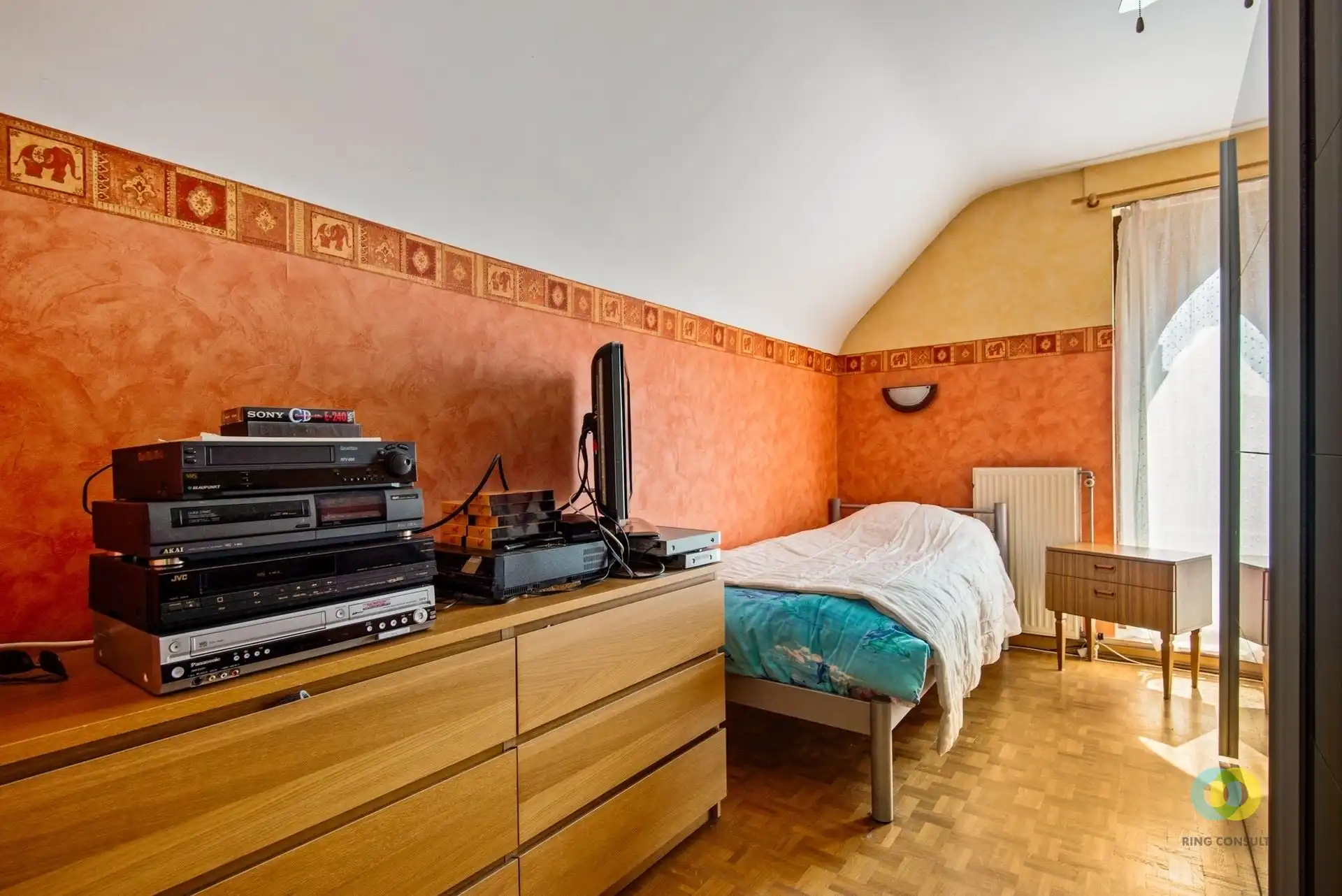 Ruime villa met 4 slaapkamers, bureau en garage   foto 17