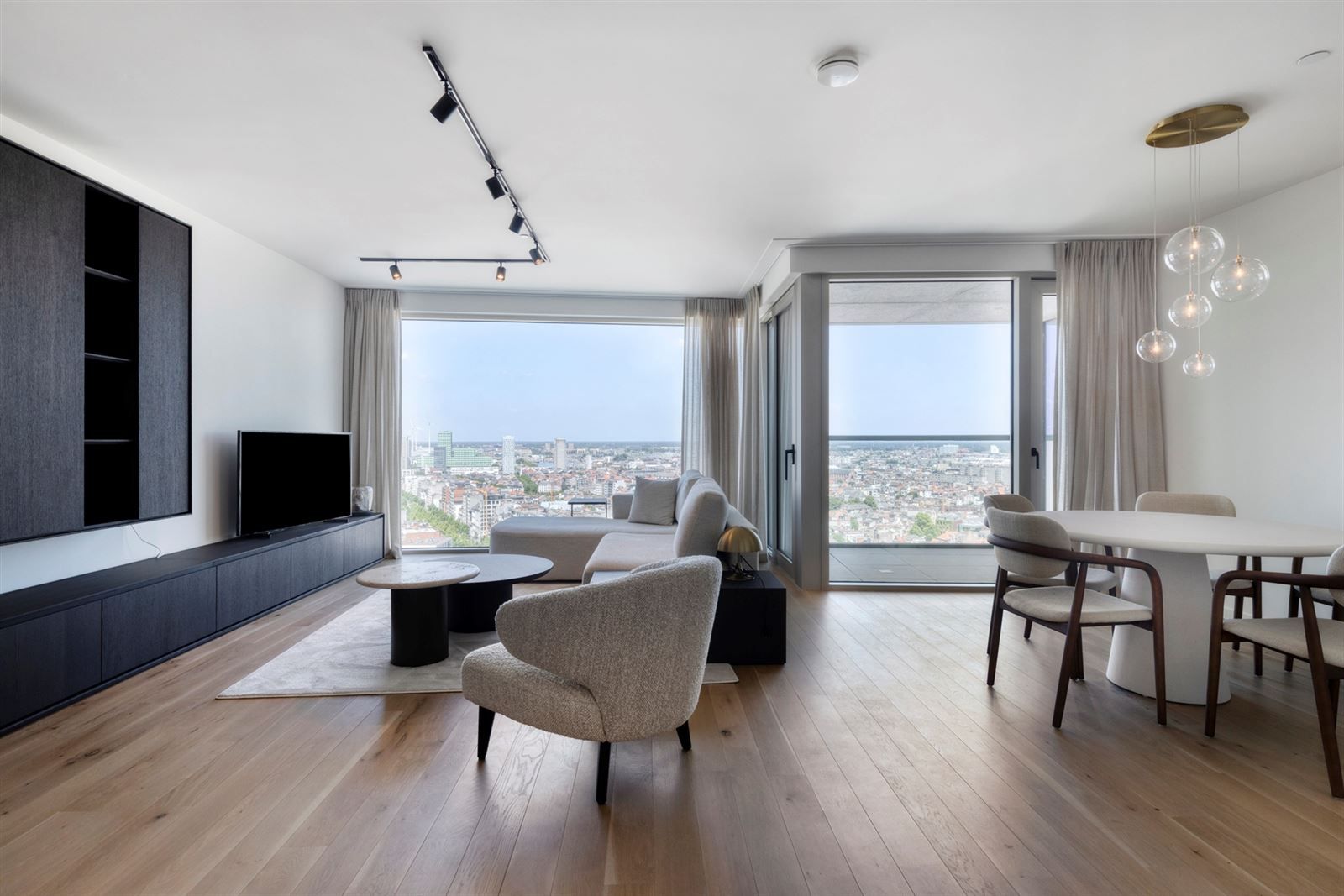 ANTWERP TOWER: SKY IS THE LIMIT 19de verdiep  foto 9