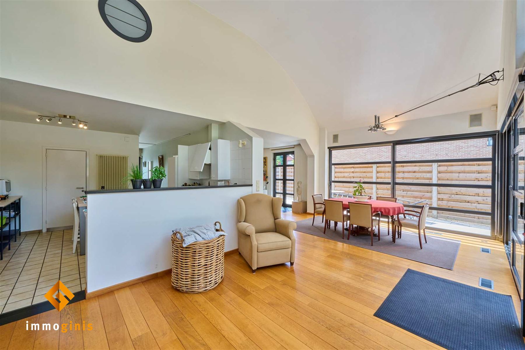 Zéér ruime woning met 3 tot 6 slaapkamers en praktijkruimte. Perceel van 7a86ca in centrum Bocholt! foto 6