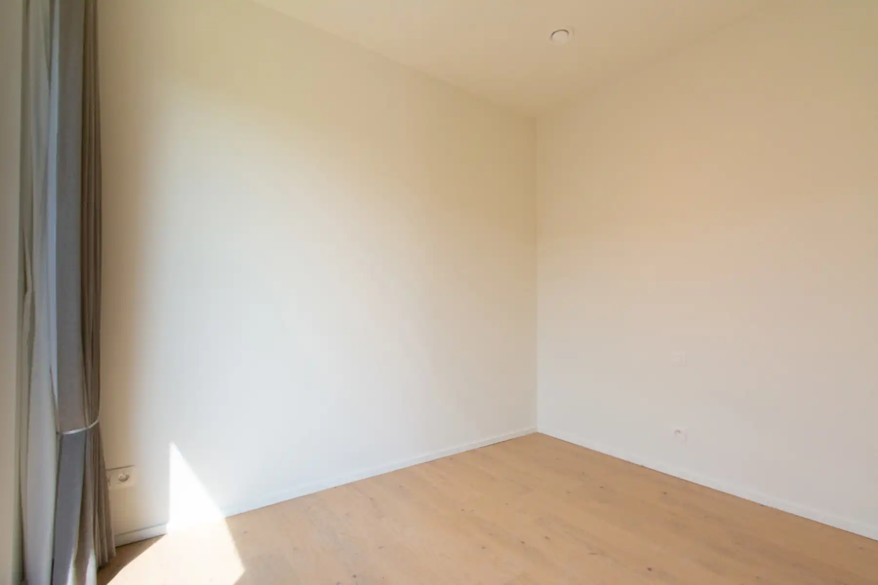 Rustig en comfortabel 2slpk appt. met zicht op park  foto 7