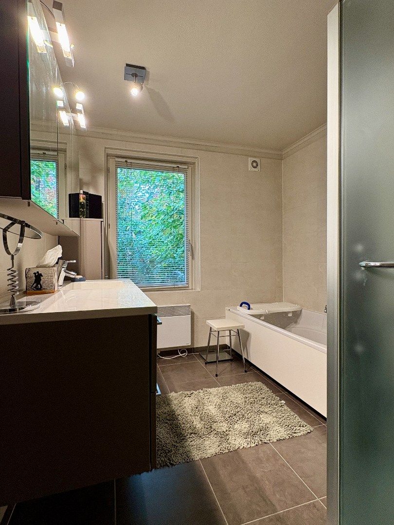 Wonen in het bos met een totale opp van 1679m². foto 8