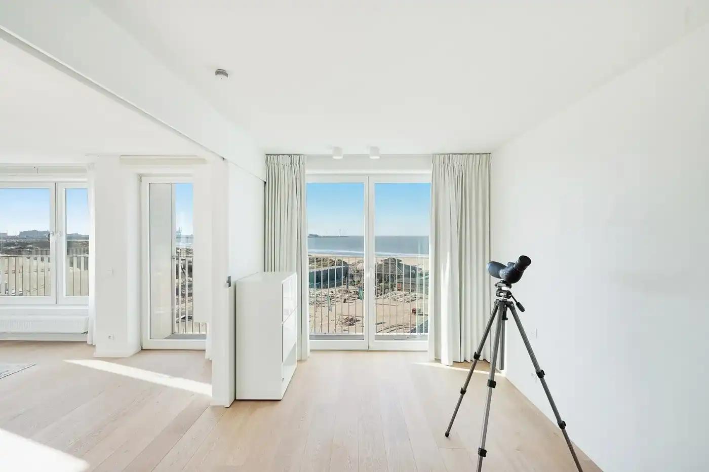 Ruim hoekappartement met zonneterrassen in de recente residentie Cap Horn foto 24
