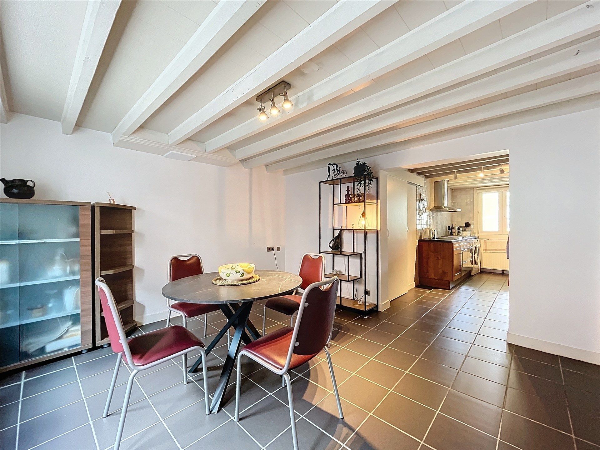 Prachtig herenhuis met 5 slaapkamers en zuid gerichte tuin in Sint-Niklaas. foto 9