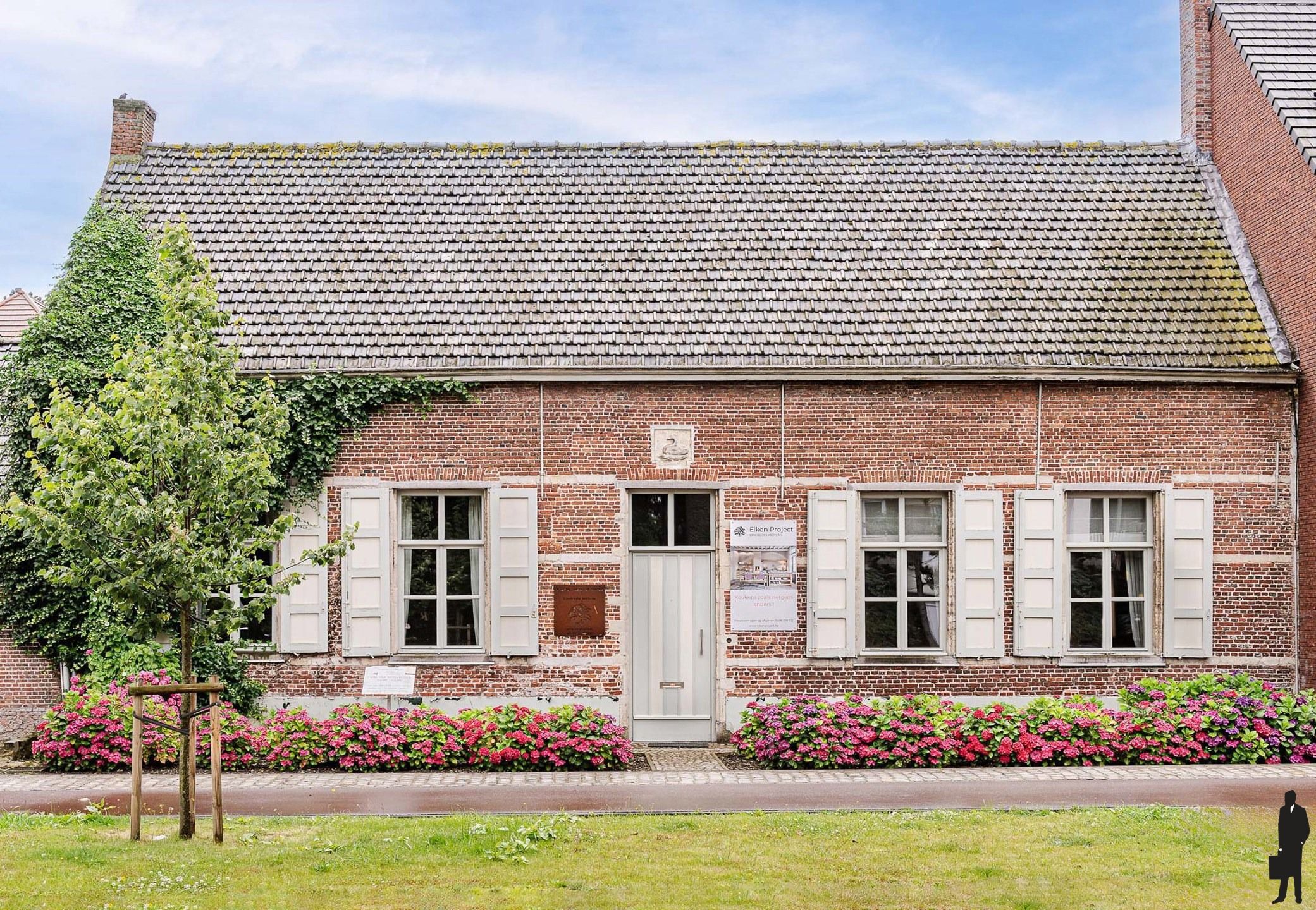 Hoofdfoto van de publicatie: Historische hoeve met bijgebouwen! 