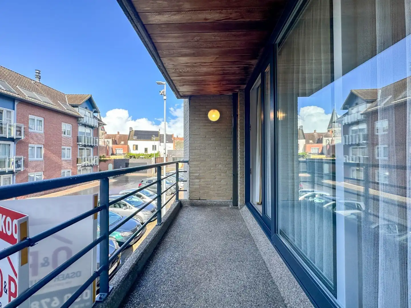 Instapklaar 2-slaapkamer appartement met 2 terrassen (en garage), topligging Torhout. foto 19