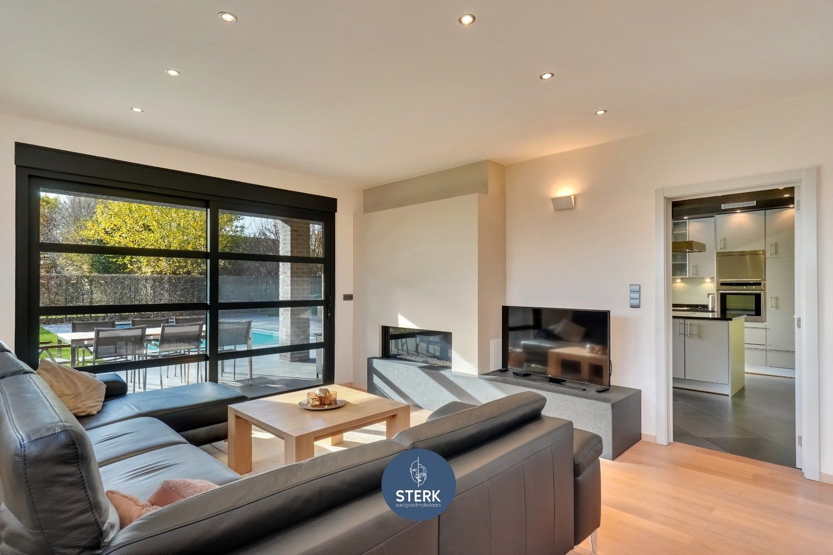 INSTAPKLARE GEZINSWONING MET EEN BEWOONBARE OPP. VAN 390 M² TE ZUSSEN !  foto 6