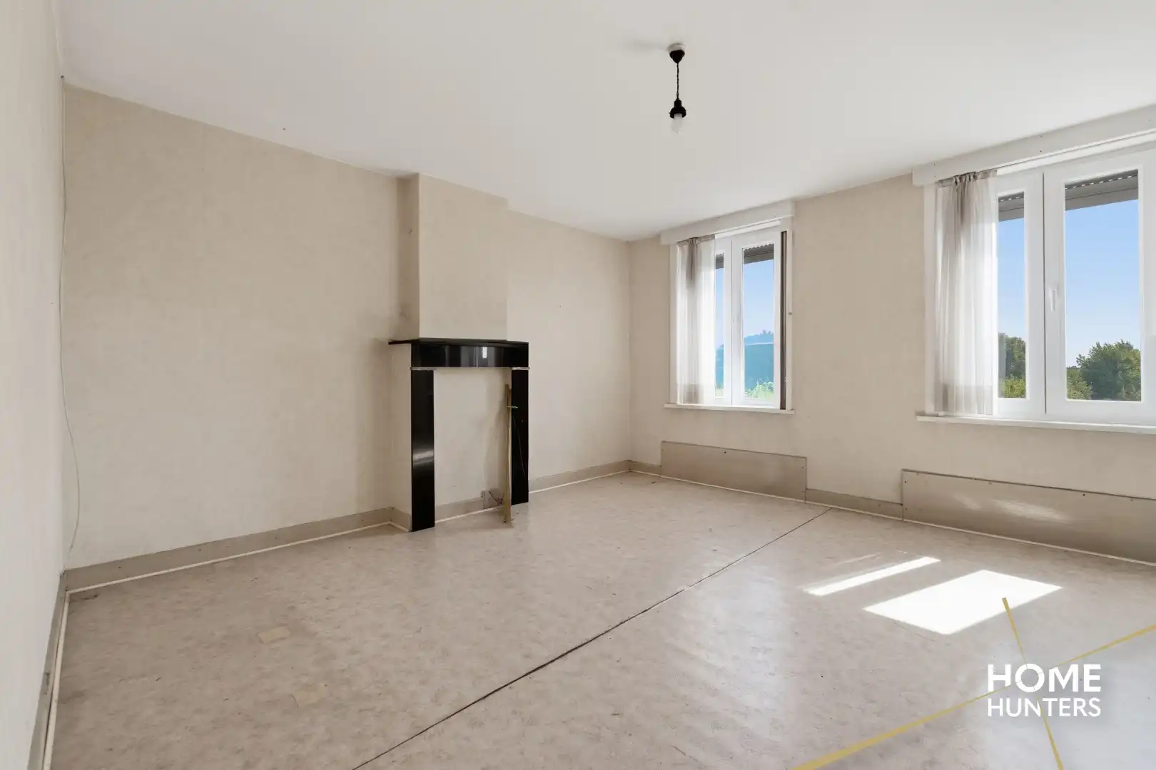 Veelzijdige eigendom met te renoveren woning en twee ruime loodsen in Langemark foto 12