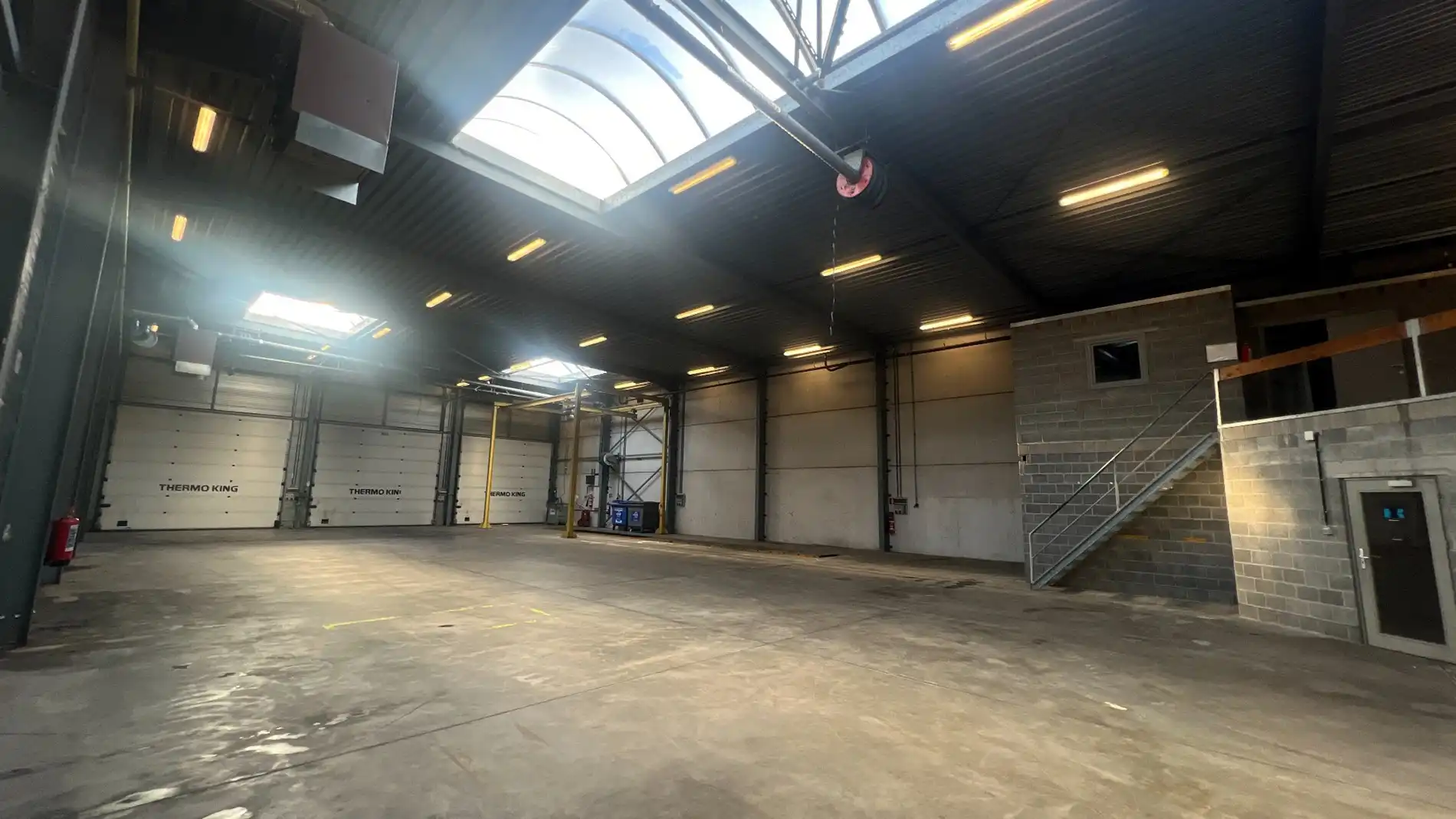 Magazijn te huur vlakbij R4 in Evergem foto 7