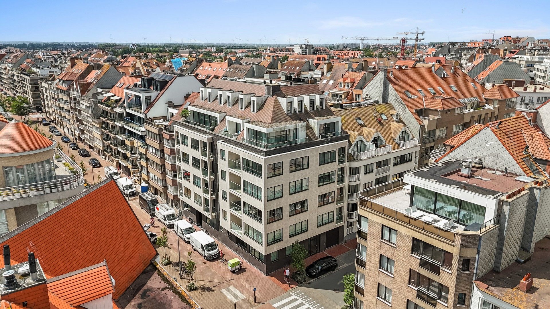 Prachtig penthouse met unieke zonneterrassen gelegen in het centrum van Knokke, op wandelafstand van de zee en de winkels. foto 16