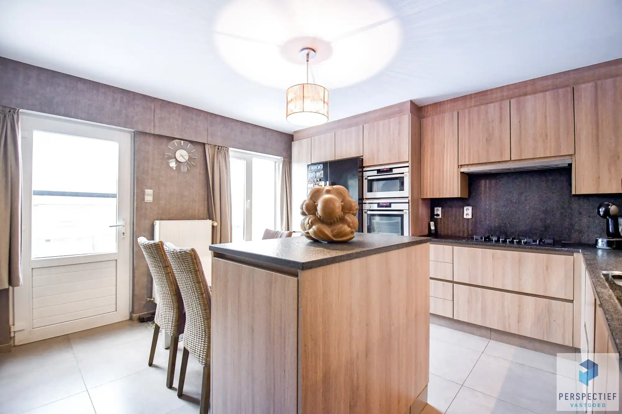 BEZOEKMOMENT ZATERDAG 07/02 VAN 9U TOT 10U30 | Ruime, instapklare woning met 4 slaapkamers, garage en magazijn op 970 m² foto 7