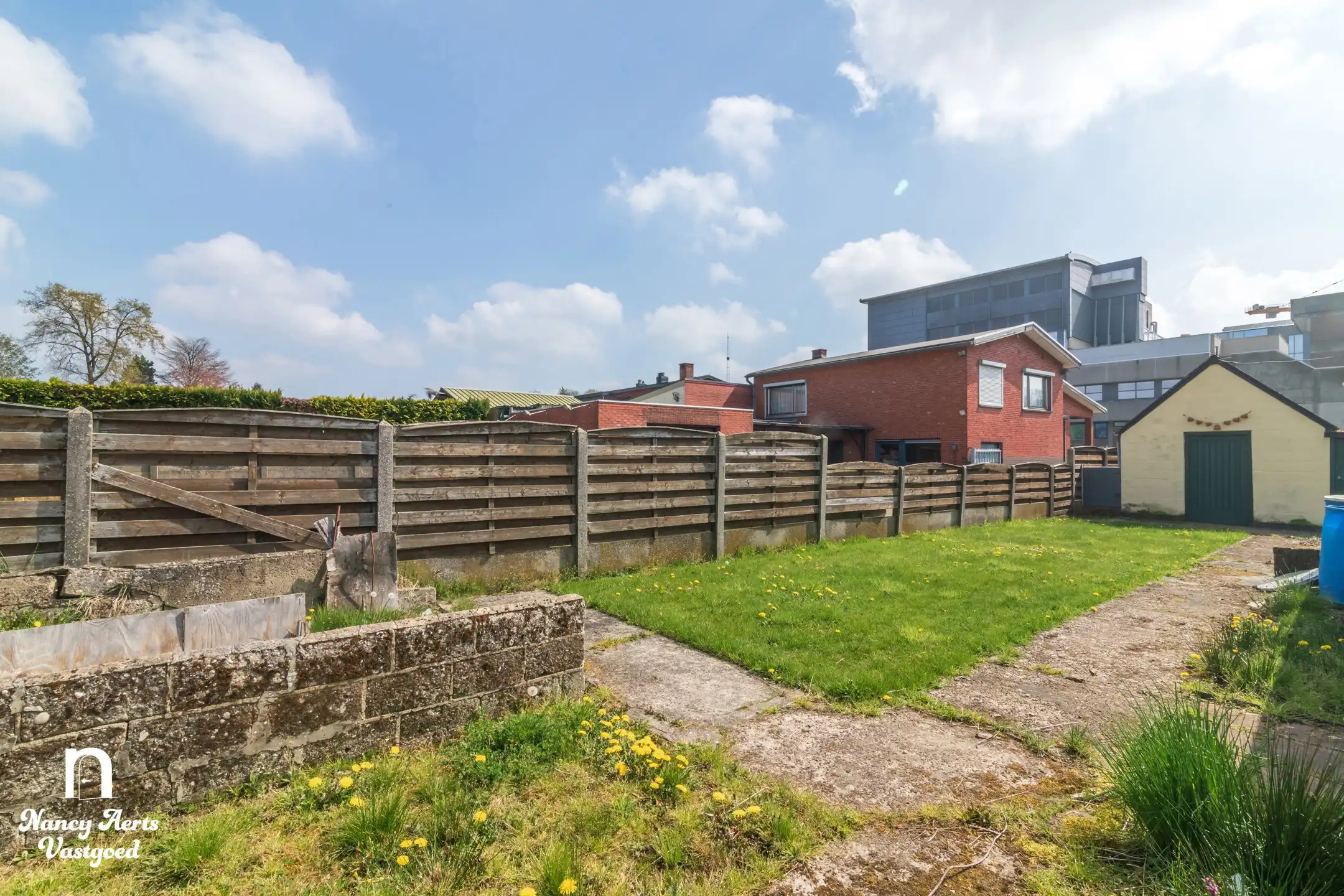 Charmante gezinswoning met mogelijkheden op royaal perceel foto 45