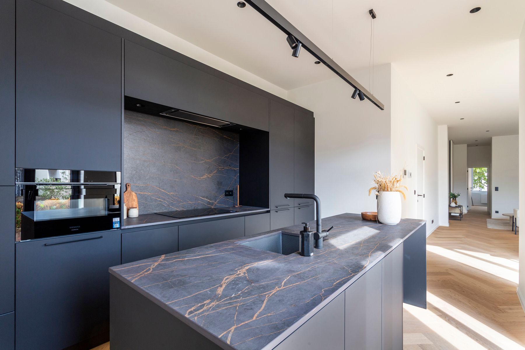 Totaalrenovatie 2 slaapkamers en toffe buitenruimte foto 6