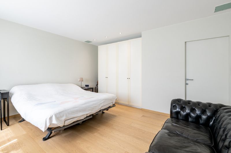 Instapklare, luxueus afgewerkte woning met tuin en polyvalente ruimte op toplocatie foto 8