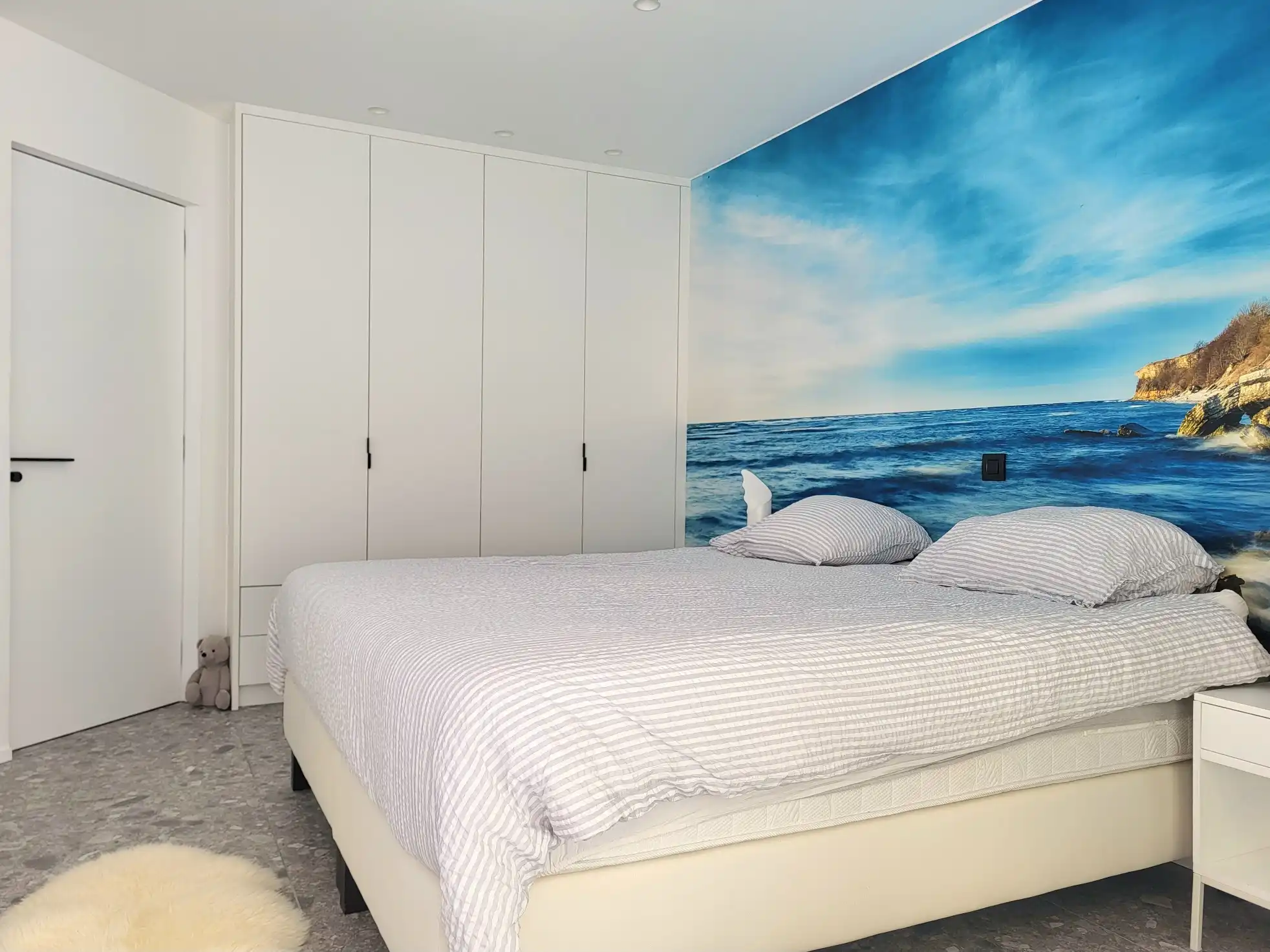 Prachtig gerenoveerd 3 slaapkamer appartement op de Zeedijk van Oostduinkerke te koop foto 7