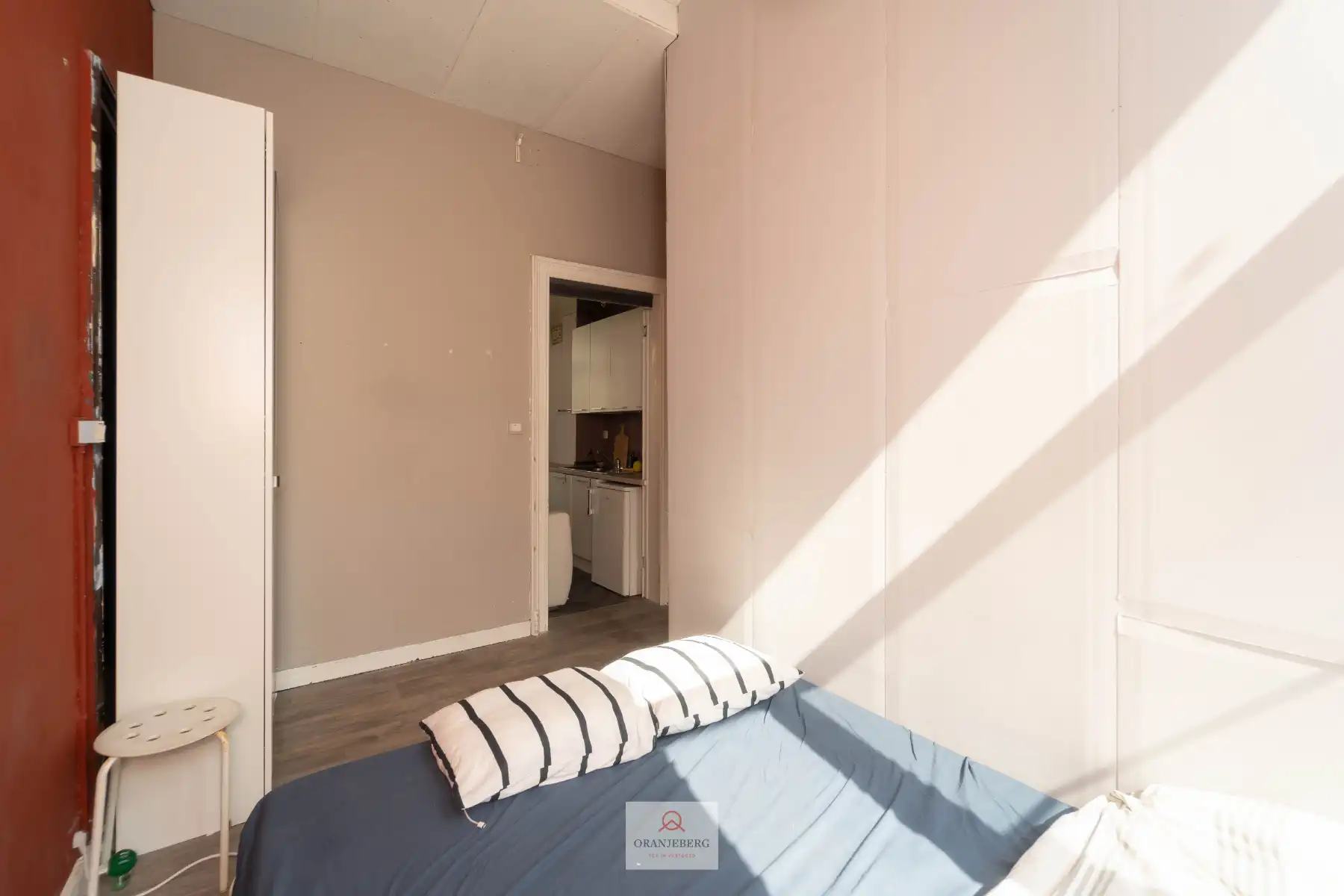 Charmant appartement in hartje stad met balkon foto 12
