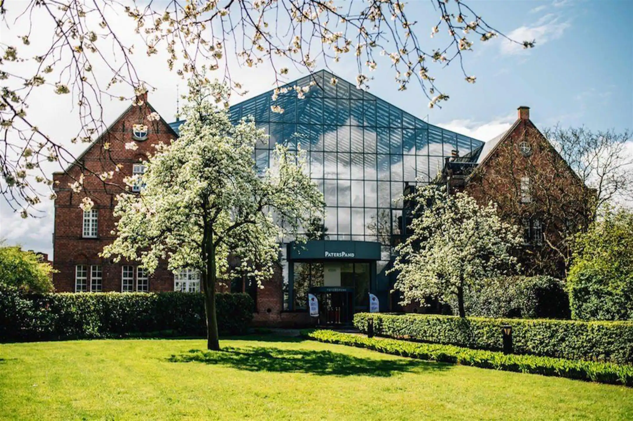 Kantoor te huur foto {{pictureIndex}}