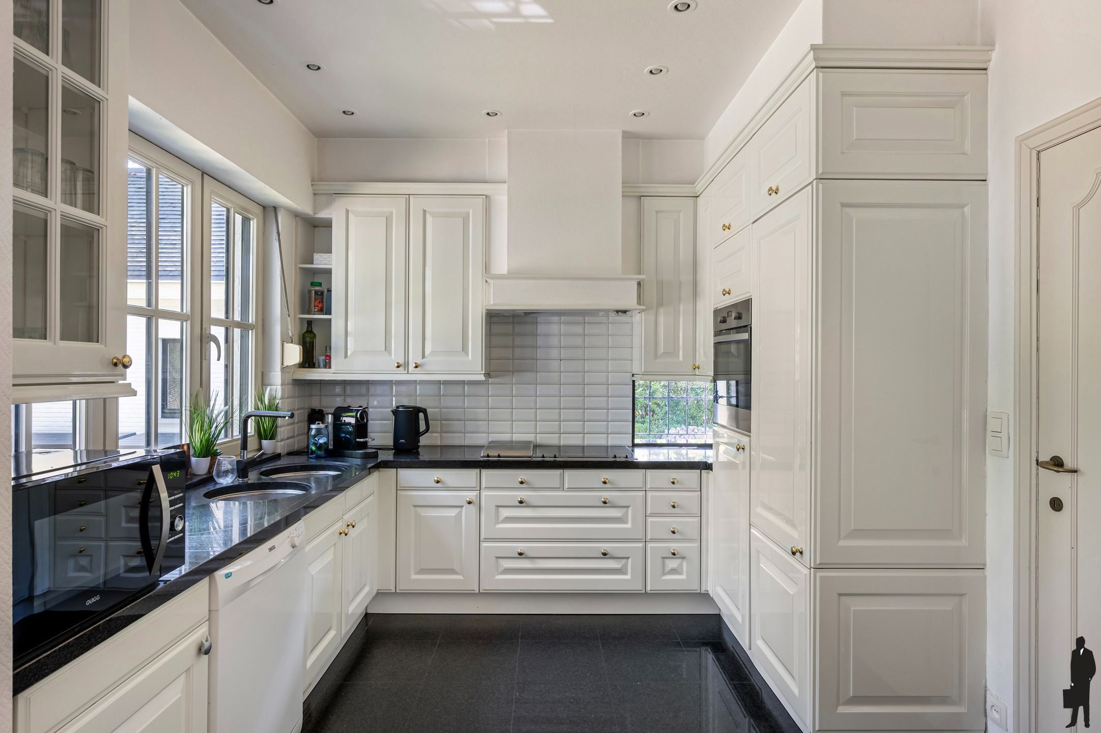 Franse villa op ca. 2.140 m² in 't Vriesdonk gelegen! foto 8