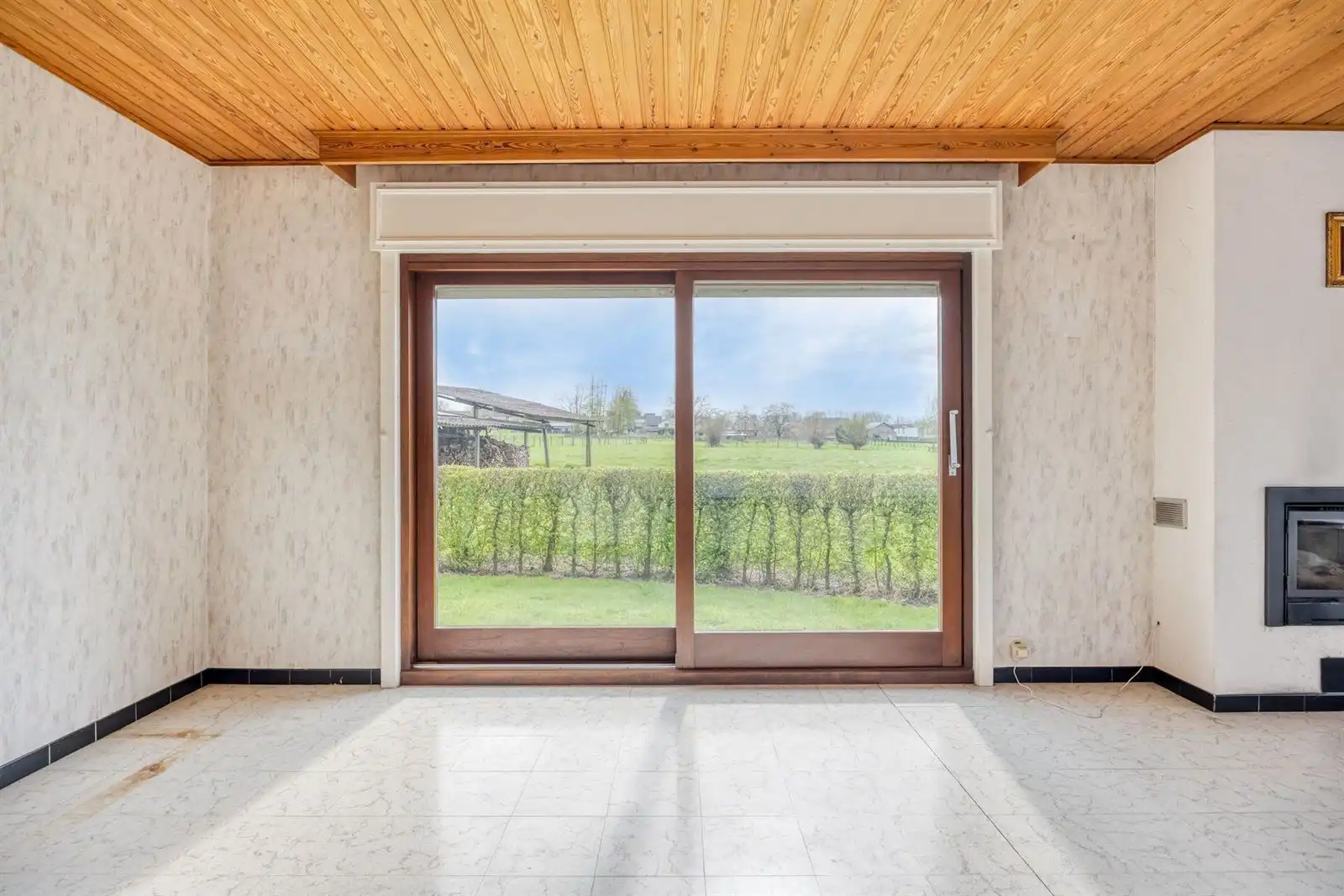 Alleenstaande woning met schuur en omliggende weiden  foto 3