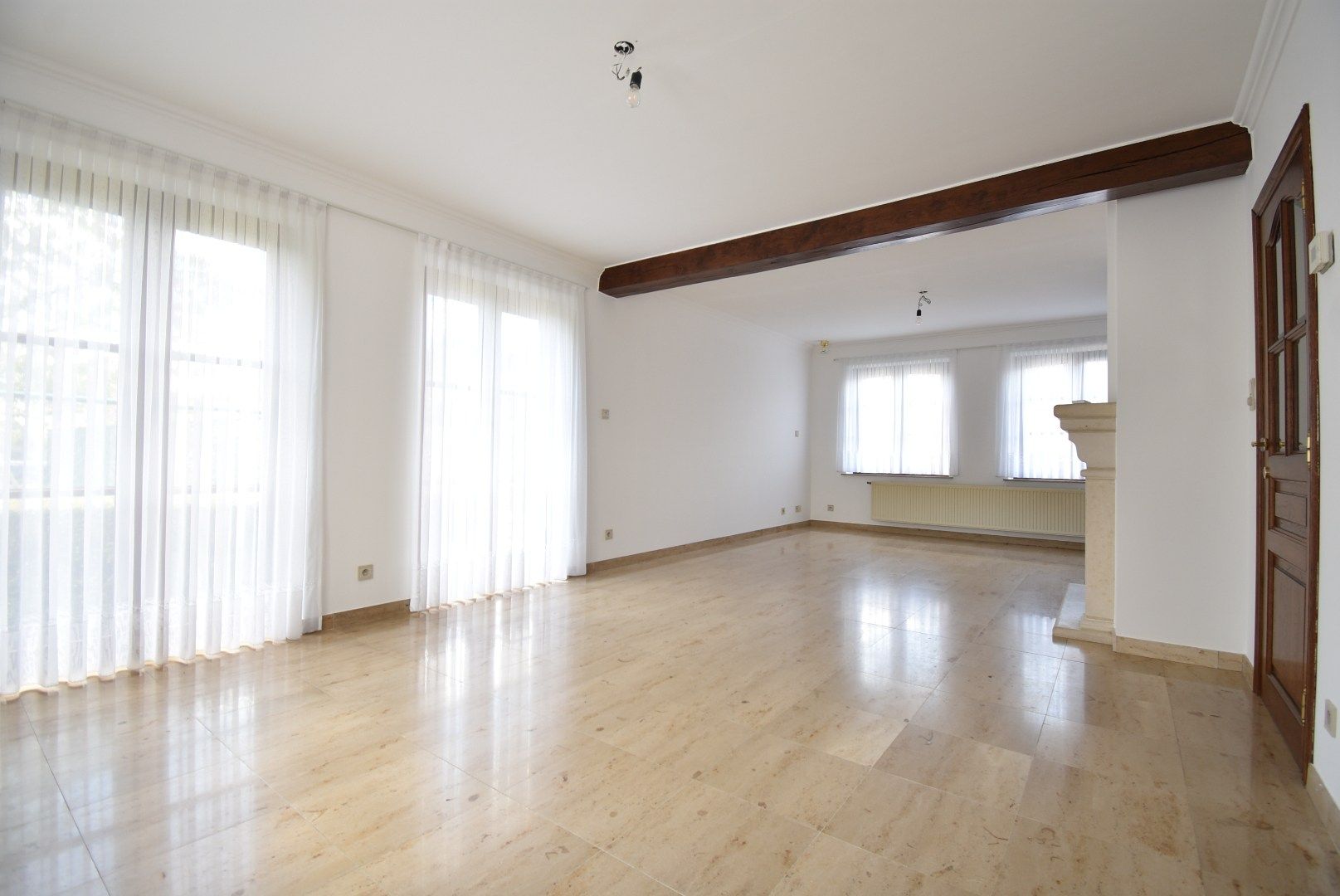 Knappe woning in open bebouwing met 4 slaapkamers te Schalkhoven foto 3