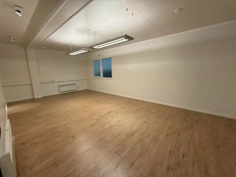 Magazijn te huur foto 6