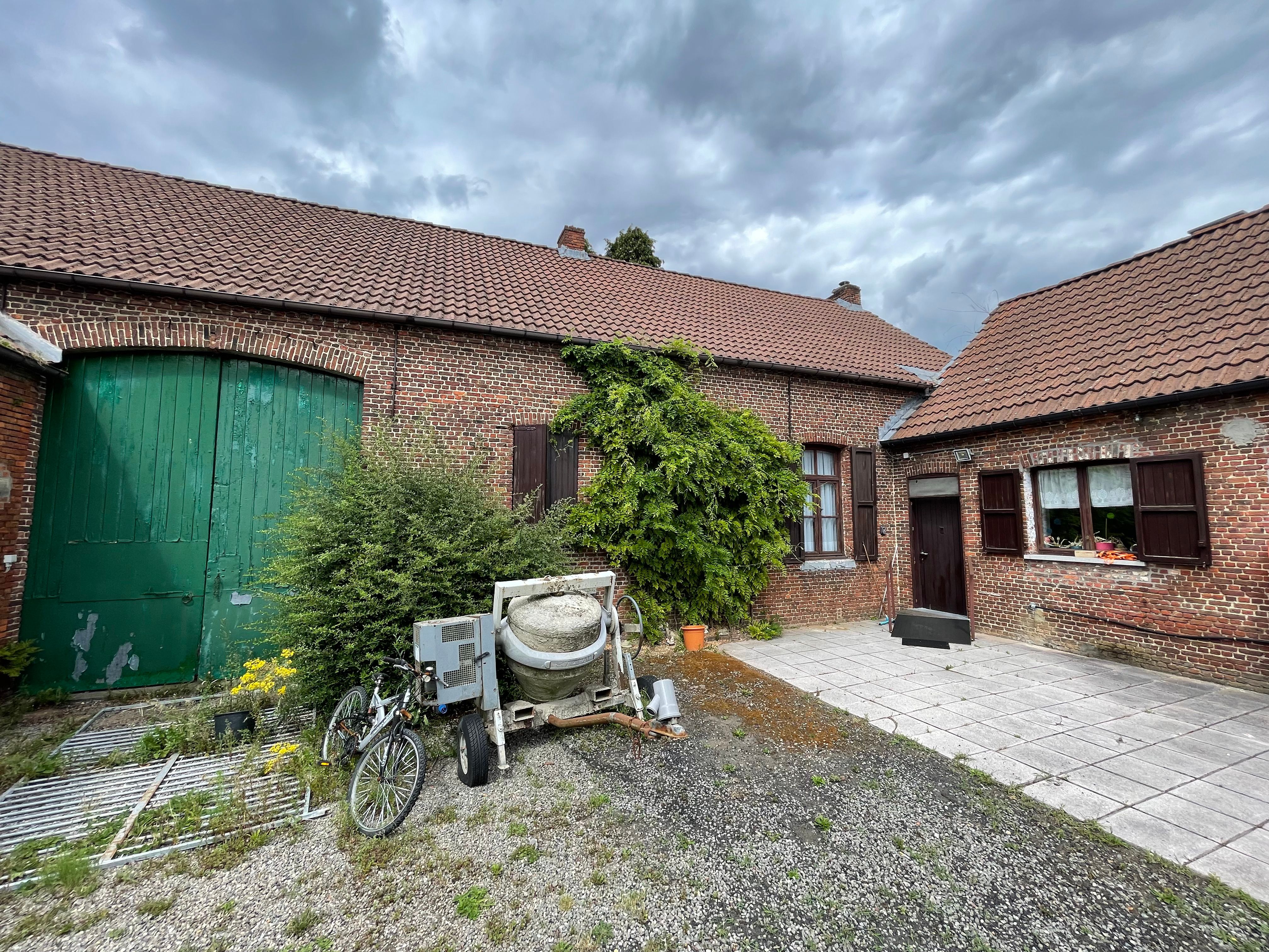Ruime hoeve met bijgeb. 3255m² foto 6