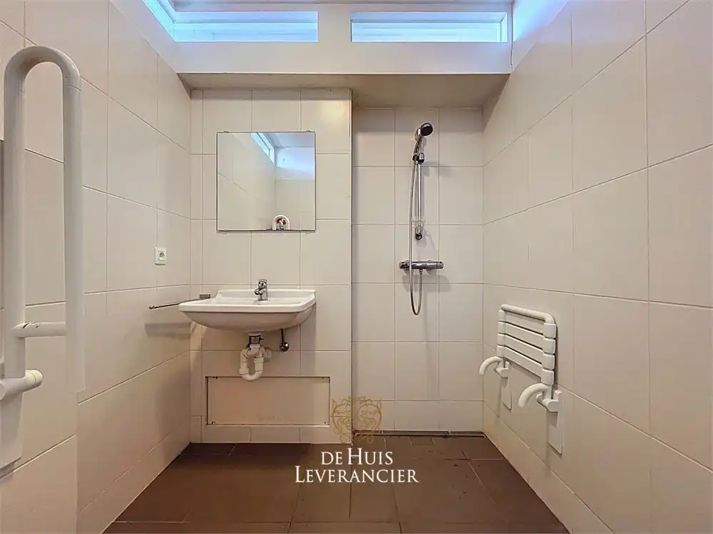 Luxueuze serviceflat met 1 slk en ruim terras foto 16