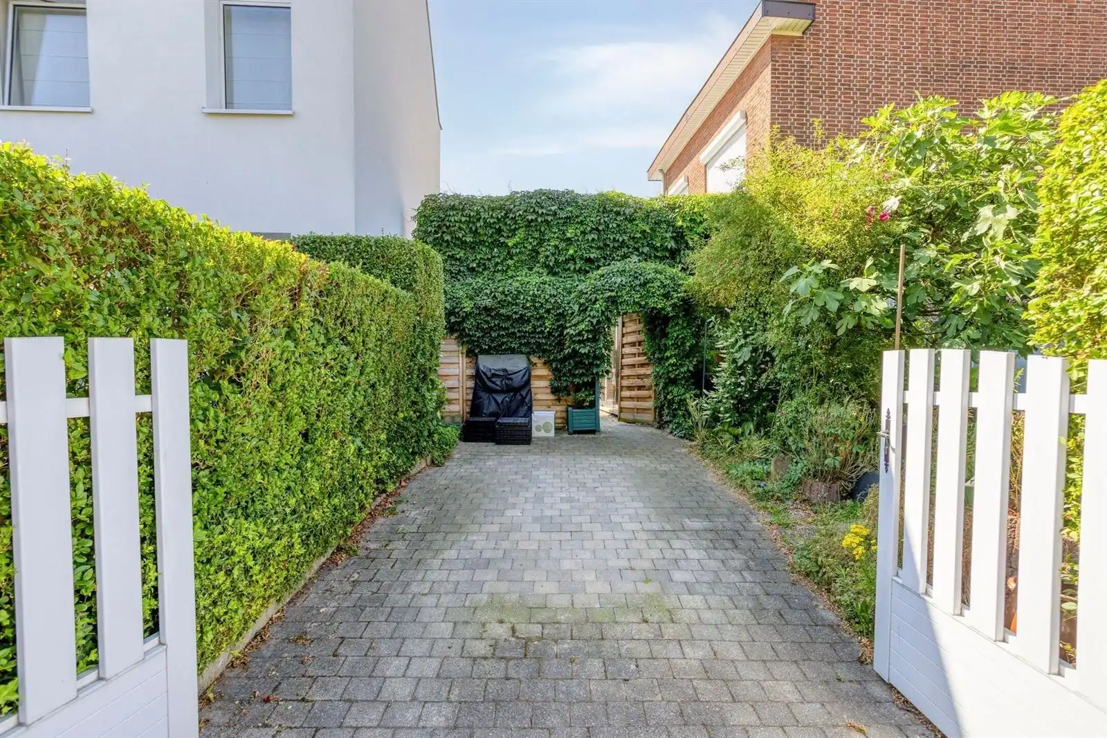 Zeer goed onderhouden woning met 3 slaapkamers, bureau + prive staanplaats  foto 34