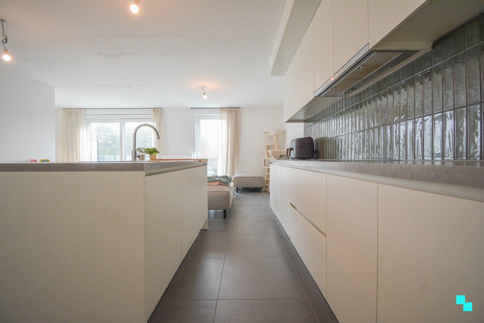 Aantrekkelijk appartement pal in het centrum van Hooglede foto 4