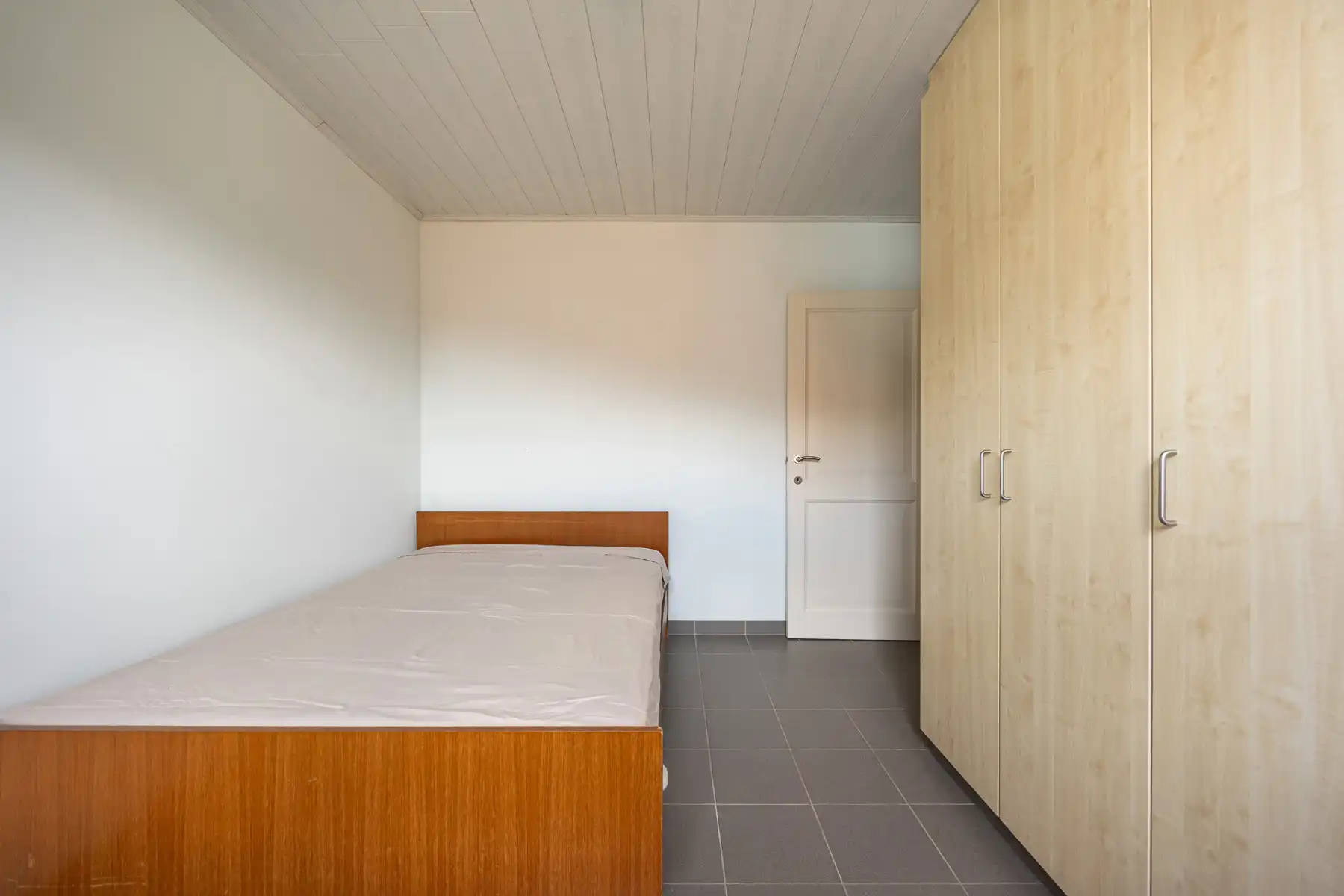 Bedrijfswoning met bijgebouwen en weiland op ca 1,3ha. foto 13