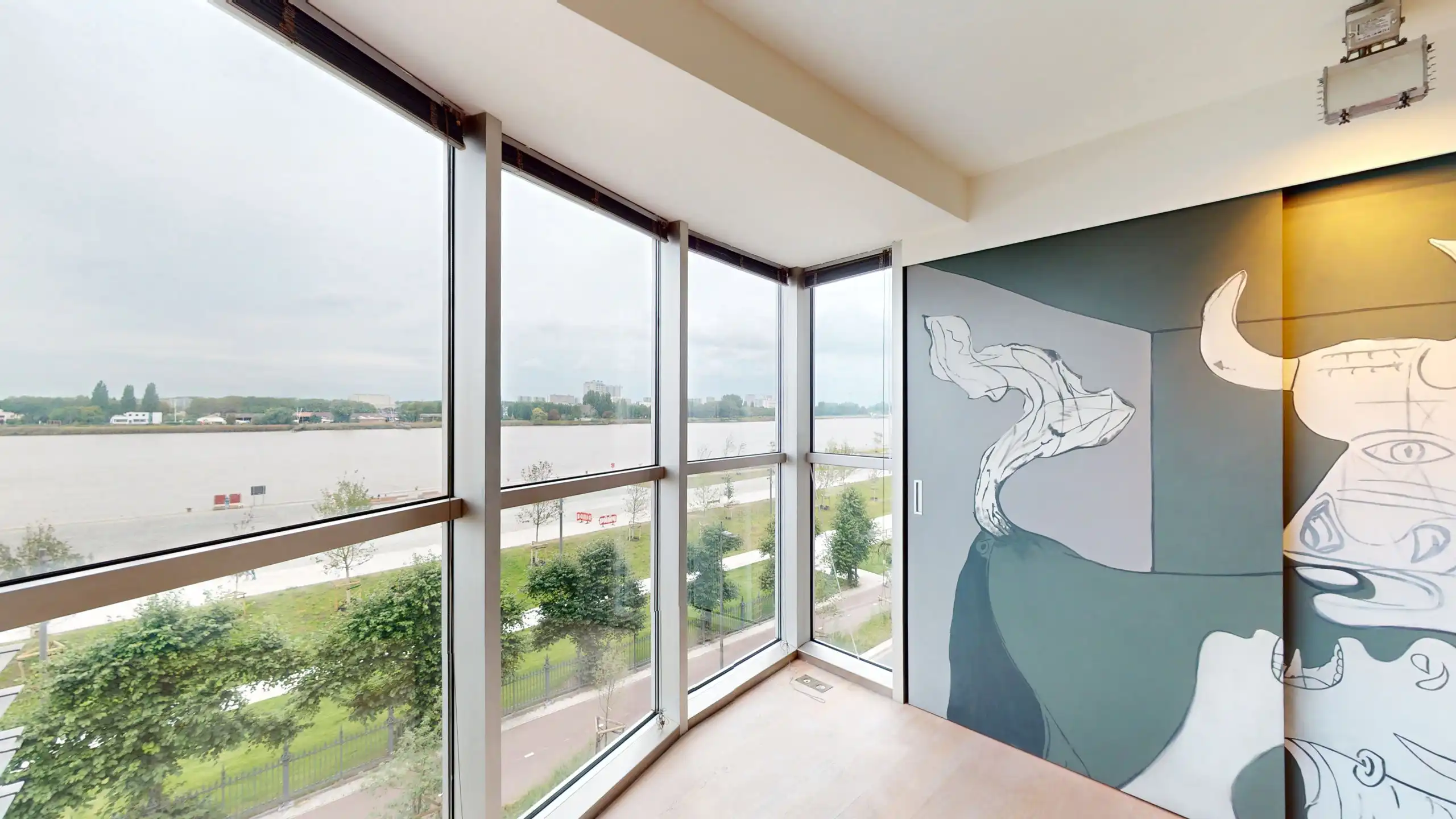 ANTWERPEN ZUID: Gerenoveerde duplex met frontaal Schelde zicht foto 2