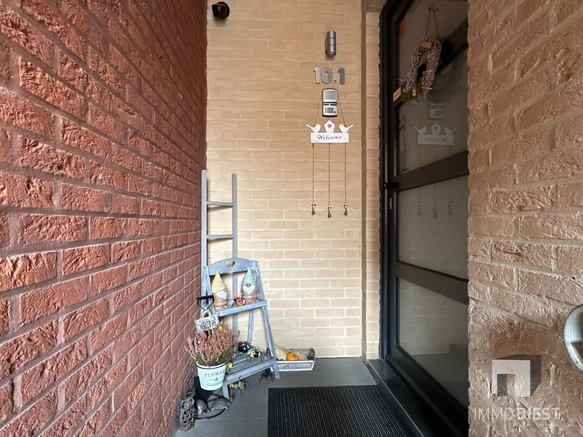 Ruim en energiezuinig duplexappartement (105 m²) met zonnig terras in Schaffen foto 3